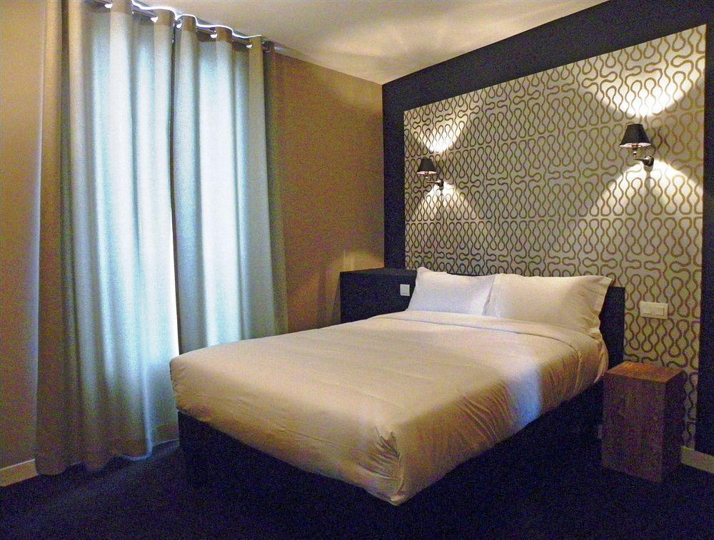 Hotel Les Terres Blanches Chatou Eksteriør bilde